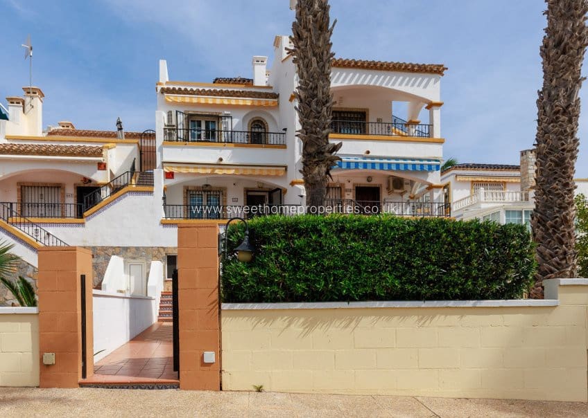 2 soveværelse Byhus til salg i Villamartin med swimmingpool - € 265.000 (Ref: 10182195)