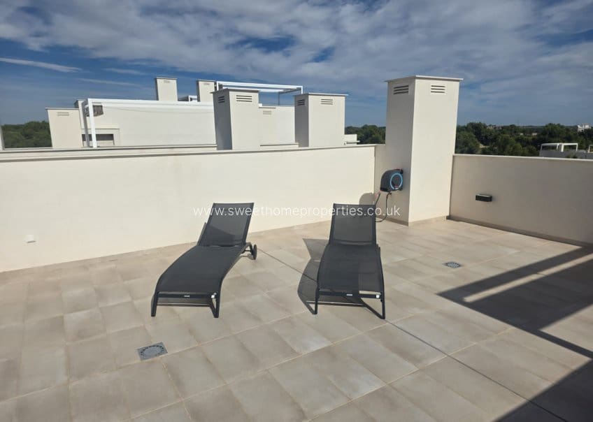 Ático de 2 habitaciones en Pilar de la Horadada en venta con piscina garaje - 346.000 € (Ref: 10182196)