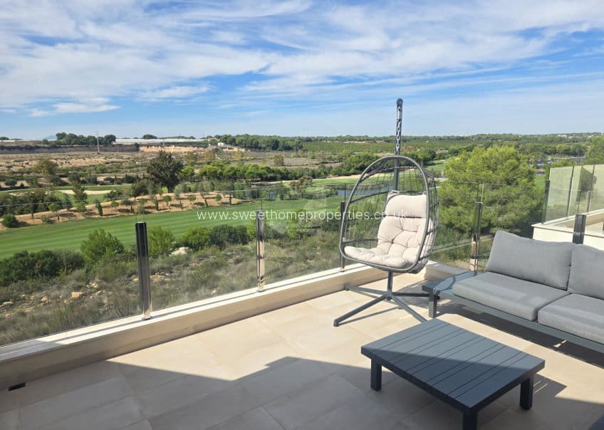 Ático de 2 habitaciones en Pilar de la Horadada en venta con piscina garaje - 346.000 € (Ref: 10182196)