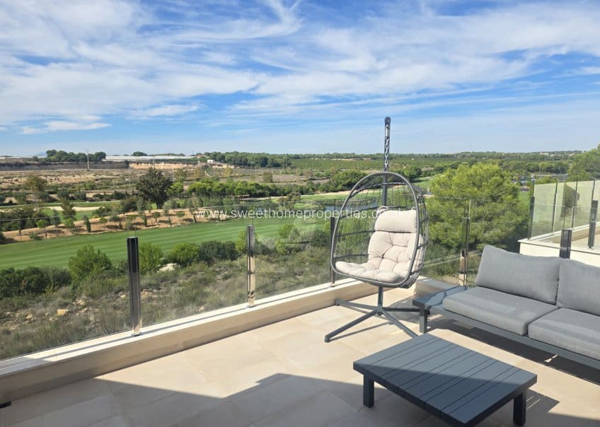 Ático de 2 habitaciones en Pilar de la Horadada en venta con piscina garaje - 346.000 € (Ref: 10182196)