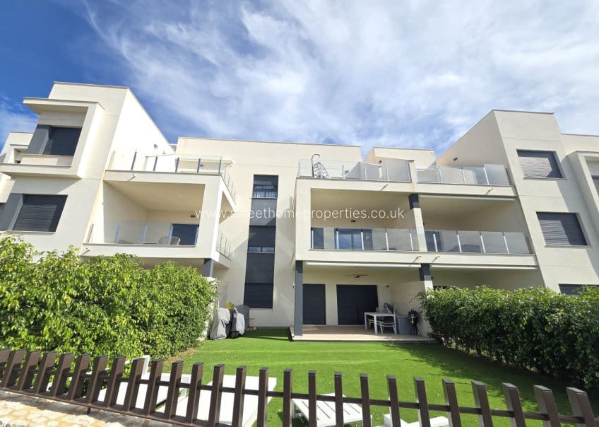 Ático de 2 habitaciones en Pilar de la Horadada en venta con piscina garaje - 346.000 € (Ref: 10182196)