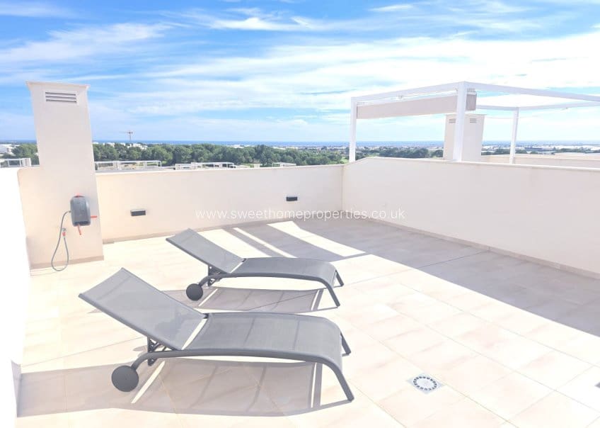 Ático de 2 habitaciones en Pilar de la Horadada en venta con piscina garaje - 346.000 € (Ref: 10182196)