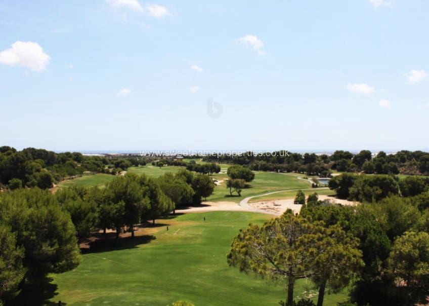 Ático de 2 habitaciones en Pilar de la Horadada en venta con piscina garaje - 346.000 € (Ref: 10182196)