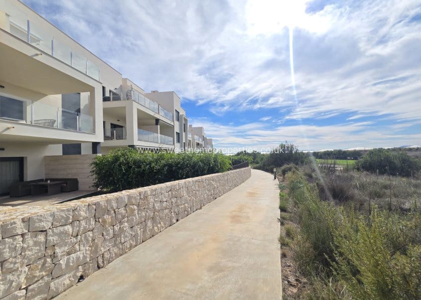 Ático de 2 habitaciones en Pilar de la Horadada en venta con piscina garaje - 346.000 € (Ref: 10182196)