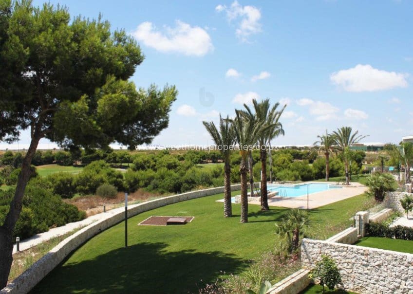 Ático de 2 habitaciones en Pilar de la Horadada en venta con piscina garaje - 346.000 € (Ref: 10182196)