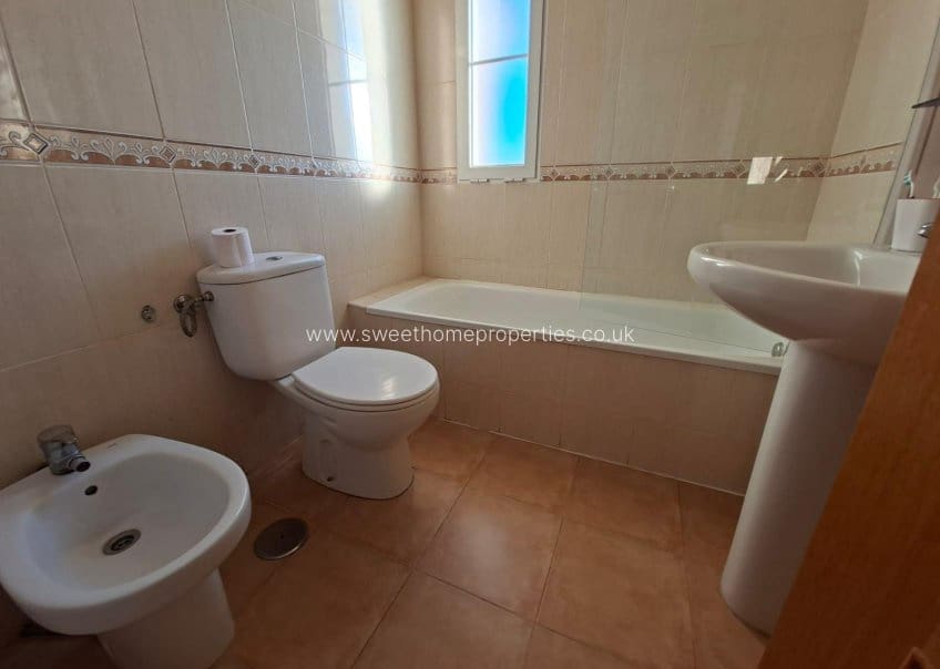 3 bedroom Villa for sale in Aspe with pool garage - € 340,000 (Ref: 10182197)