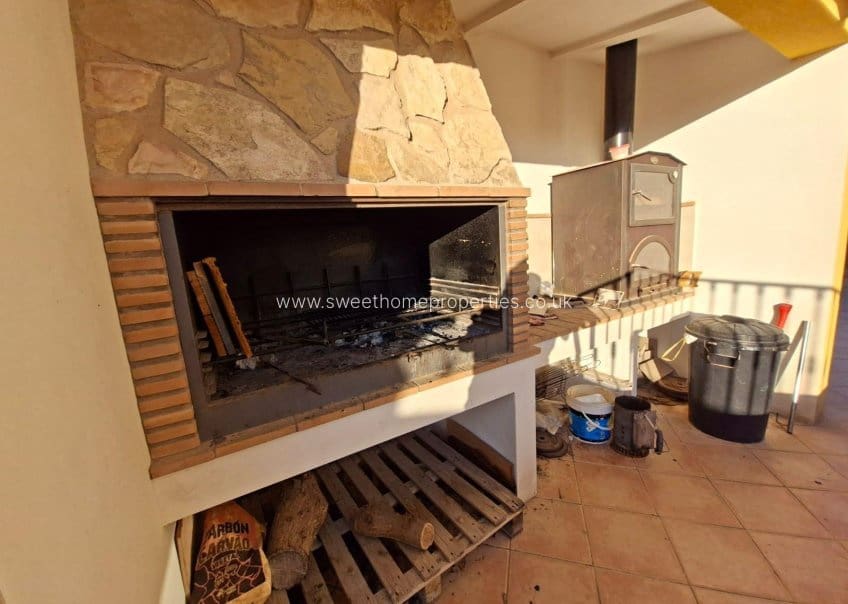 3 bedroom Villa for sale in Aspe with pool garage - € 340,000 (Ref: 10182197)