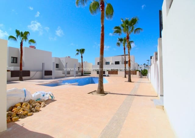 3 quarto Moradia para venda em Villamartin, Orihuela com piscina garagem - 268 880 € (Ref: 2114439)