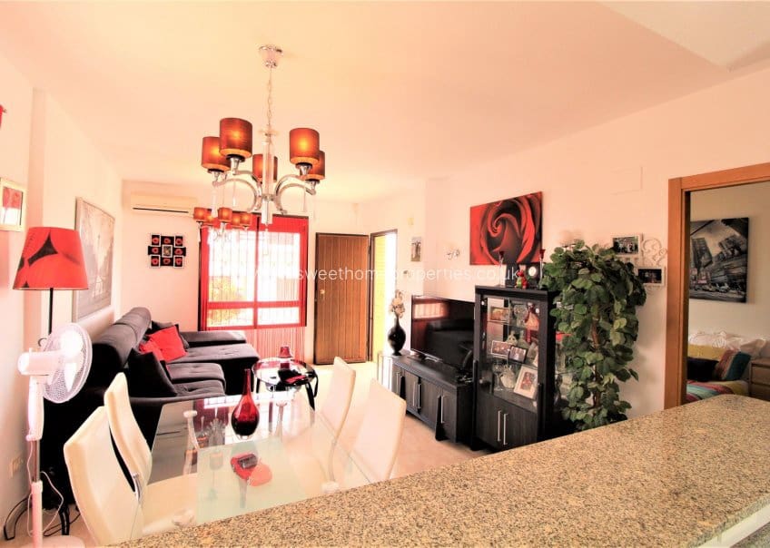 3 quarto Moradia para venda em Villamartin com piscina garagem - 268 880 € (Ref: 2114439)