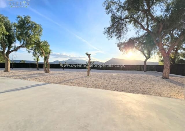 3 soveværelse Finca/Landehus til salg i Aspe med swimmingpool garage - € 270.000 (Ref: 9571666)