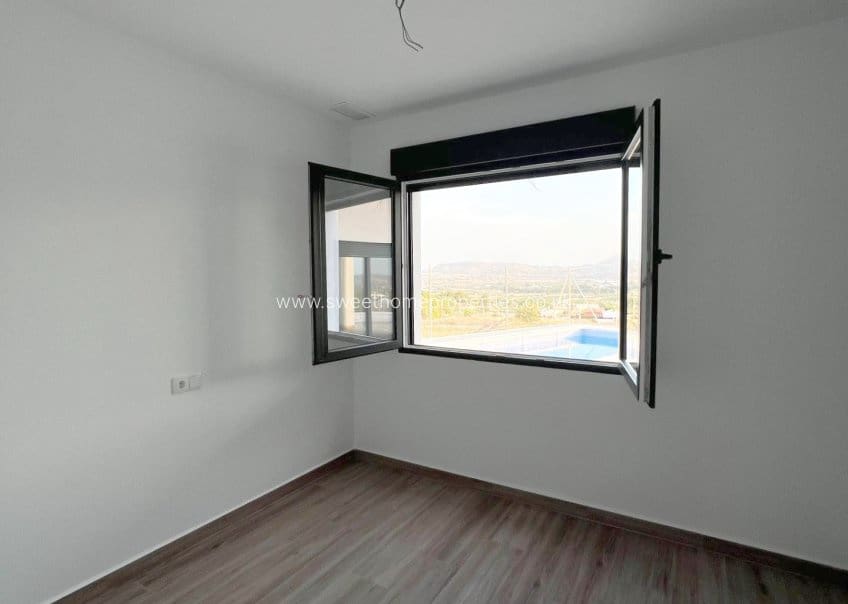 Chalet de 3 habitaciones en Aspe en venta con piscina garaje - 278.000 € (Ref: 9571667)