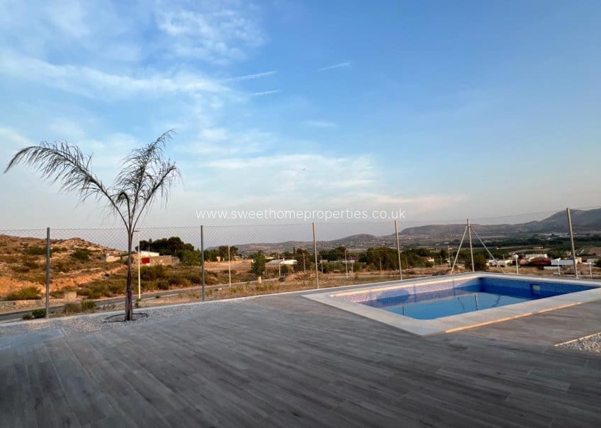 Chalet de 3 habitaciones en Aspe en venta con piscina garaje - 278.000 € (Ref: 9571667)