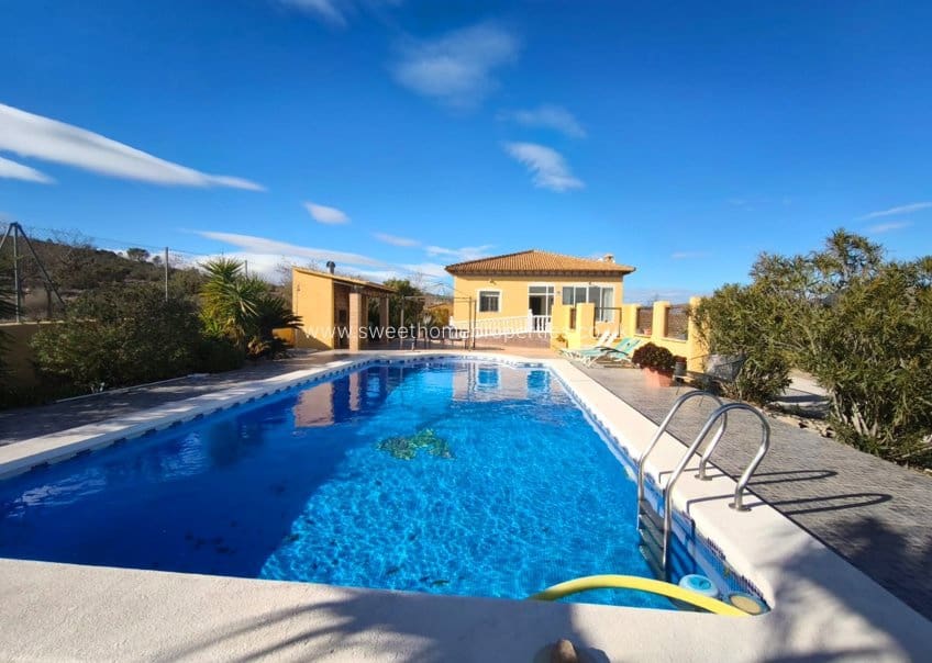 Finca/Casa Rural de 3 habitaciones en Hondón de los Frailes en venta con piscina garaje - 285.000 € (Ref: 9571669)