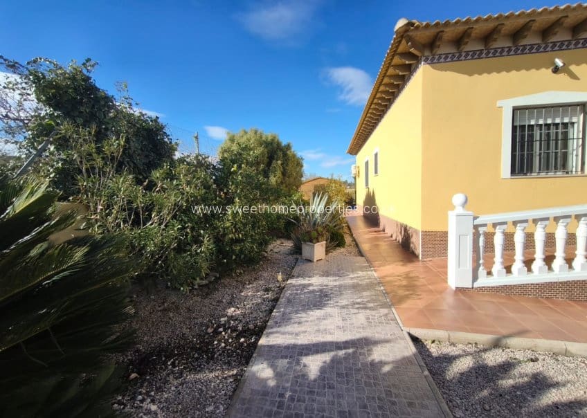 Finca/Casa Rural de 3 habitaciones en Hondón de los Frailes en venta con piscina garaje - 285.000 € (Ref: 9571669)