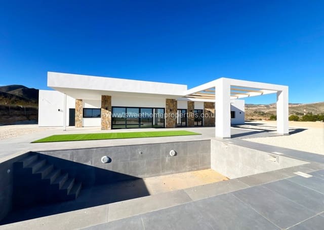 3 makuuhuone Maalaistalo myytävänä paikassa La Romana mukana 
autotalli - 470 000 € (Ref: 9571670)