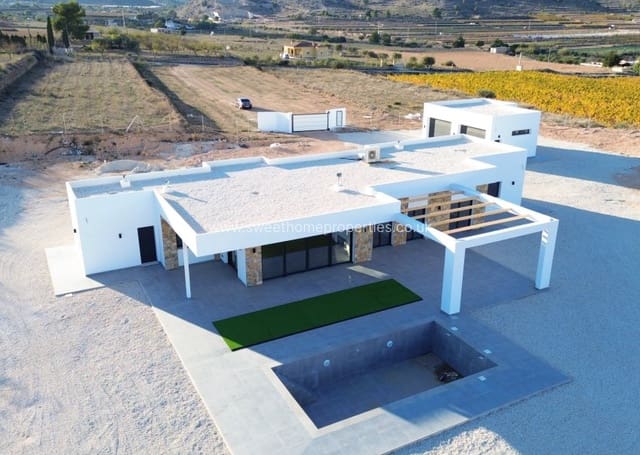 3 makuuhuone Maalaistalo myytävänä paikassa La Romana mukana 
autotalli - 470 000 € (Ref: 9571670)