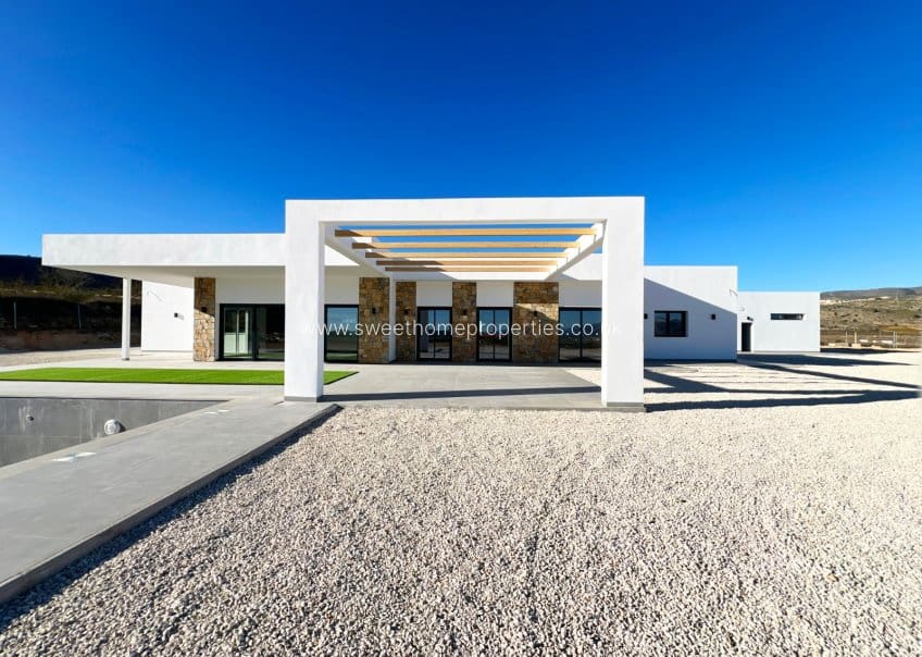 3 chambre Finca/Maison de Campagne à vendre à La Romana avec garage - 470 000 € (Ref: 9571670)