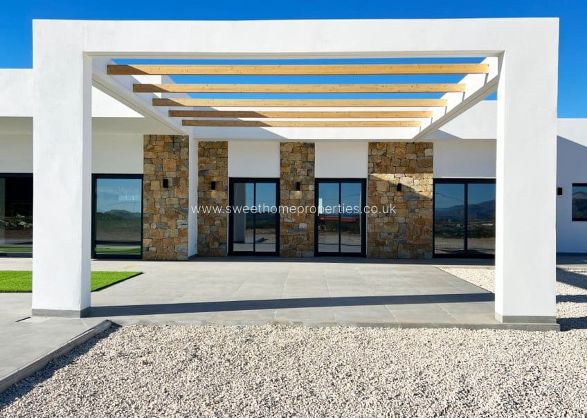 3 chambre Finca/Maison de Campagne à vendre à La Romana avec garage - 470 000 € (Ref: 9571670)