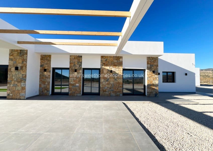 3 chambre Finca/Maison de Campagne à vendre à La Romana avec garage - 470 000 € (Ref: 9571670)