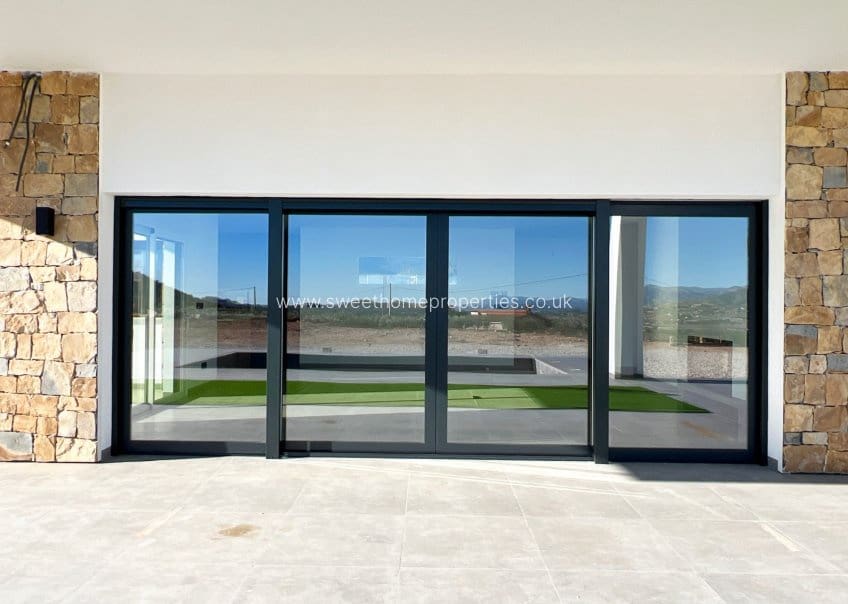 3 chambre Finca/Maison de Campagne à vendre à La Romana avec garage - 470 000 € (Ref: 9571670)