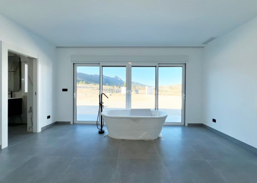 3 chambre Finca/Maison de Campagne à vendre à La Romana avec garage - 470 000 € (Ref: 9571670)