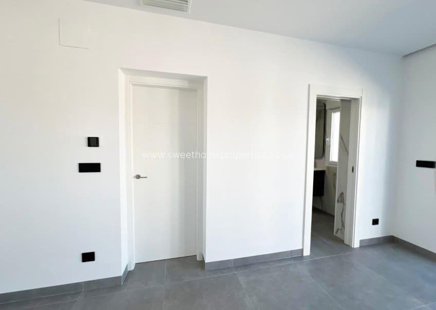 3 chambre Finca/Maison de Campagne à vendre à La Romana avec garage - 470 000 € (Ref: 9571670)