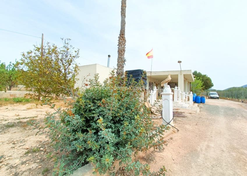 4 Zimmer Finca/Landgut zu verkaufen in Hondon de los Frailes mit Pool Garage - 180.000 € (Ref: 9571672)