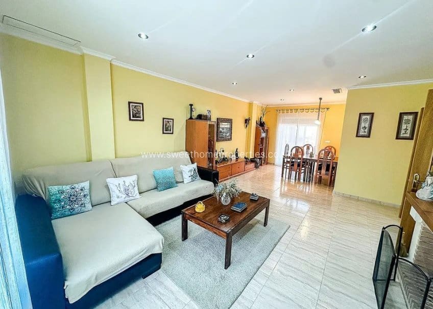 3 makuuhuone Omakotitalo myytävänä paikassa Hondon de los Frailes mukana 
autotalli - 179 000 € (Ref: 9571674)