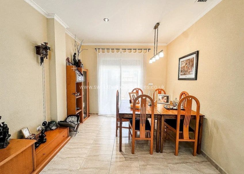 3 makuuhuone Omakotitalo myytävänä paikassa Hondon de los Frailes mukana 
autotalli - 179 000 € (Ref: 9571674)