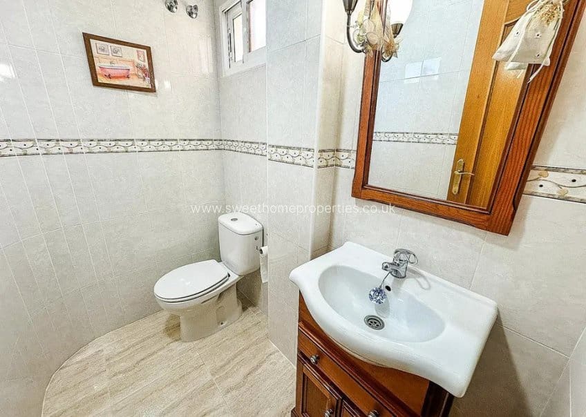 3 makuuhuone Omakotitalo myytävänä paikassa Hondon de los Frailes mukana 
autotalli - 179 000 € (Ref: 9571674)