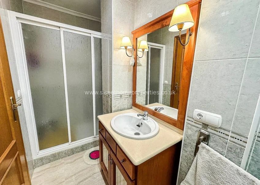 3 makuuhuone Omakotitalo myytävänä paikassa Hondon de los Frailes mukana 
autotalli - 179 000 € (Ref: 9571674)