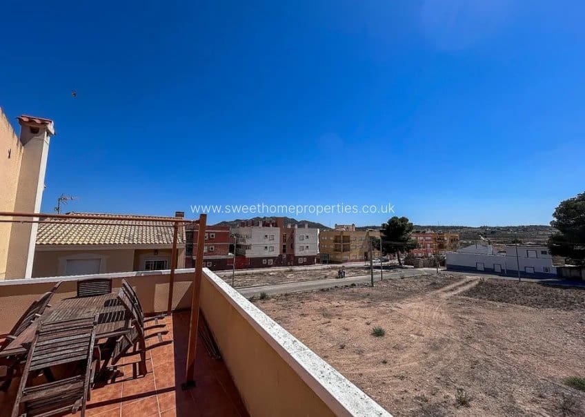 3 makuuhuone Omakotitalo myytävänä paikassa Hondon de los Frailes mukana 
autotalli - 179 000 € (Ref: 9571674)