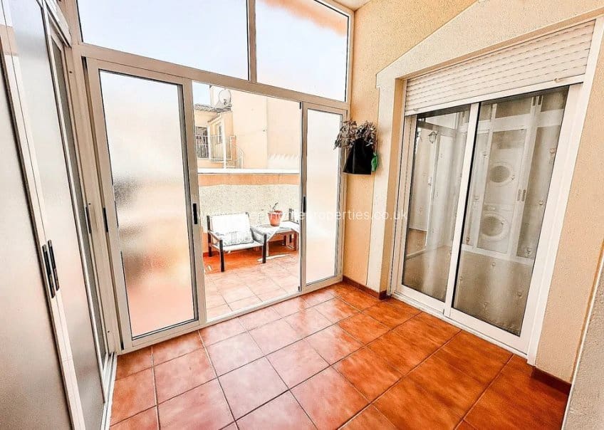 3 makuuhuone Omakotitalo myytävänä paikassa Hondon de los Frailes mukana 
autotalli - 179 000 € (Ref: 9571674)