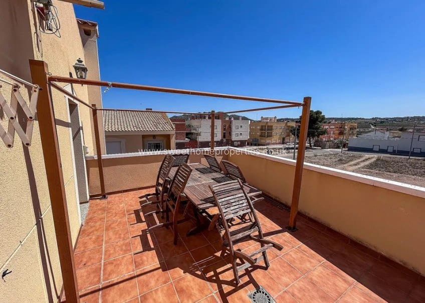 3 makuuhuone Omakotitalo myytävänä paikassa Hondon de los Frailes mukana 
autotalli - 179 000 € (Ref: 9571674)