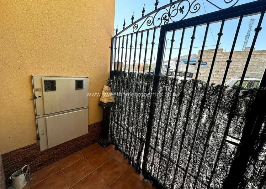 3 makuuhuone Omakotitalo myytävänä paikassa Hondon de los Frailes mukana 
autotalli - 179 000 € (Ref: 9571674)