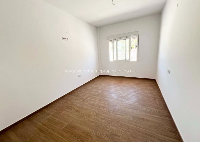 3 makuuhuone Maalaistalo myytävänä paikassa Macisvenda mukana uima-altaan 
autotalli - 280 000 € (Ref: 9571675)