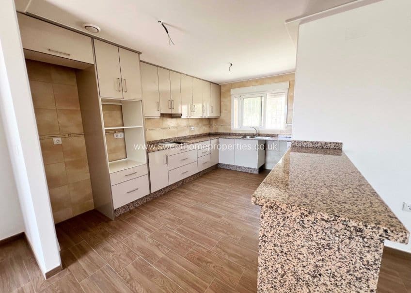 3 makuuhuone Maalaistalo myytävänä paikassa Macisvenda mukana uima-altaan 
autotalli - 280 000 € (Ref: 9571675)