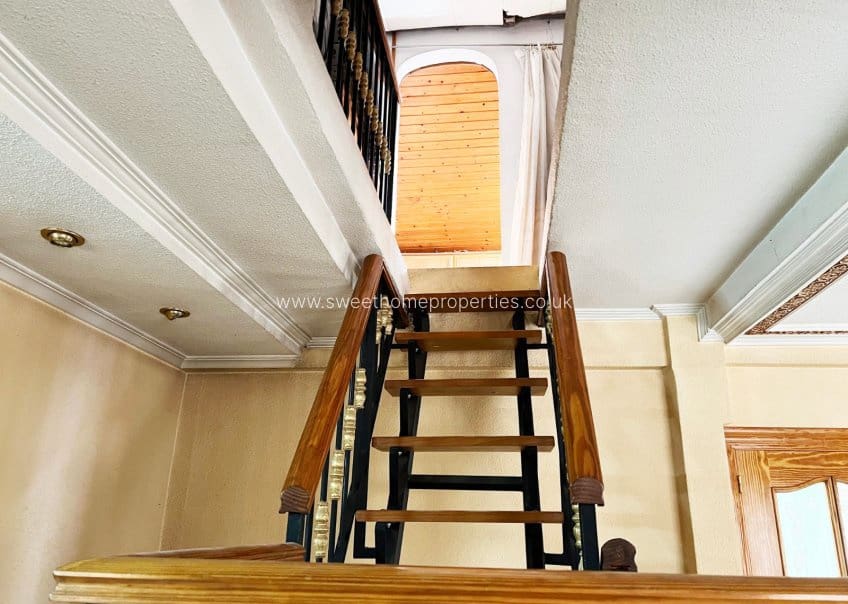 4 soveværelse Finca/Landehus til salg i La Romana med swimmingpool garage - € 320.000 (Ref: 9571676)