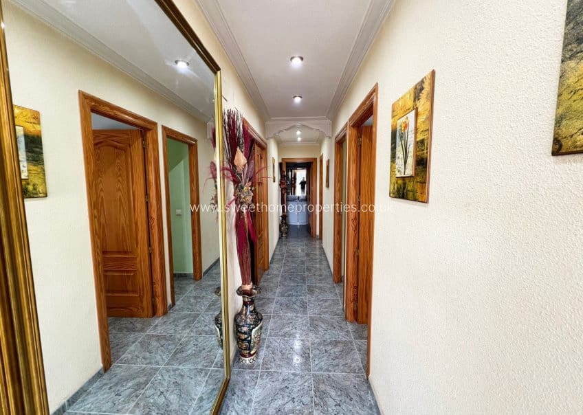 4 soveværelse Finca/Landehus til salg i La Romana med swimmingpool garage - € 320.000 (Ref: 9571676)