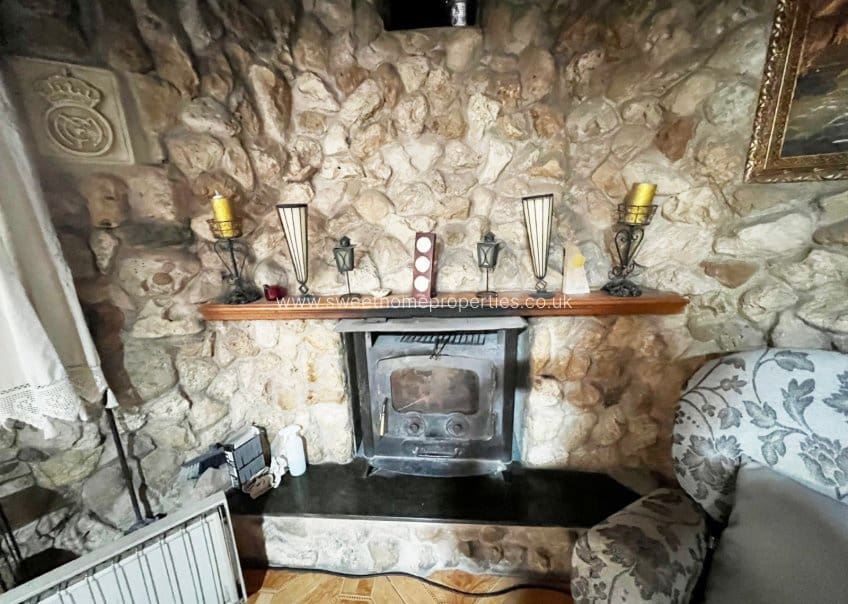 4 soveværelse Finca/Landehus til salg i La Romana med swimmingpool garage - € 320.000 (Ref: 9571676)