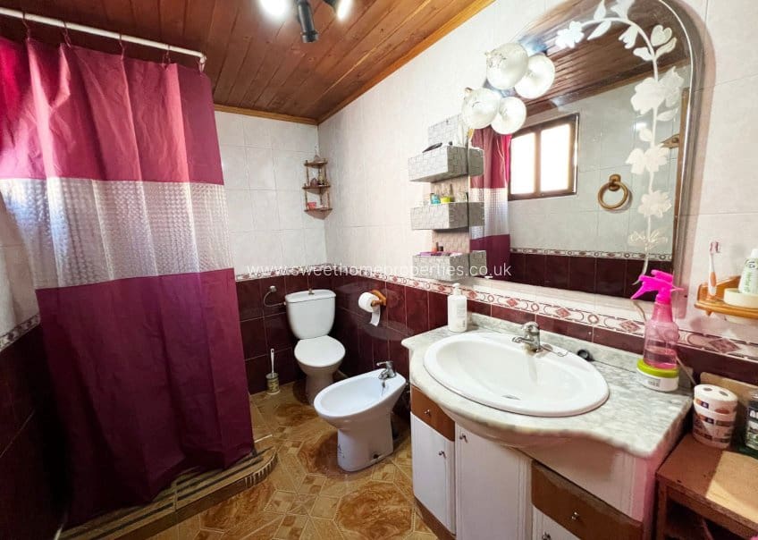 4 soveværelse Finca/Landehus til salg i La Romana med swimmingpool garage - € 320.000 (Ref: 9571676)