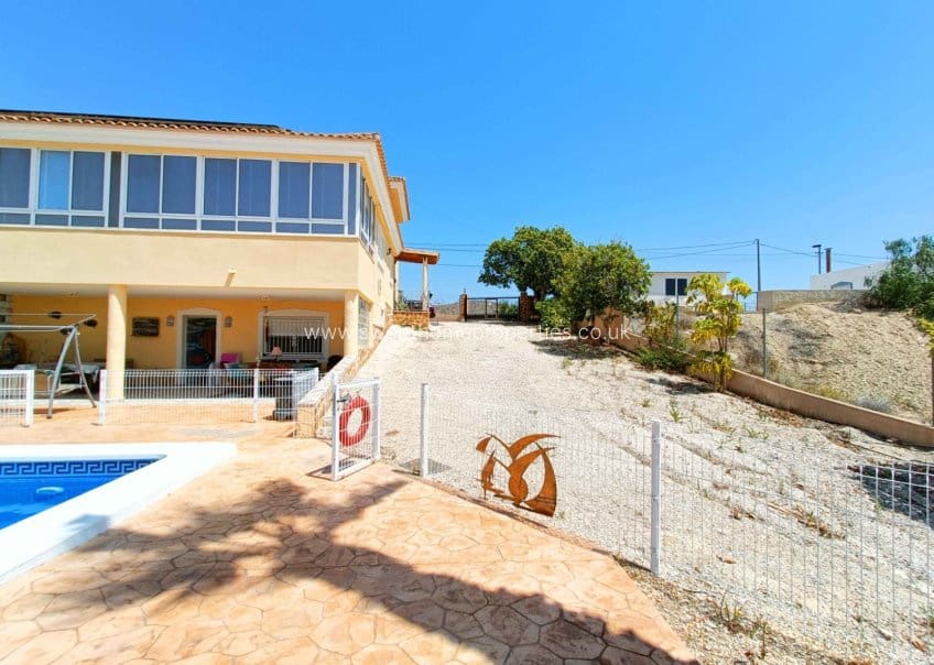 5 soveværelse Finca/Landehus til salg i Abanilla med swimmingpool garage - € 392.000 (Ref: 9571678)