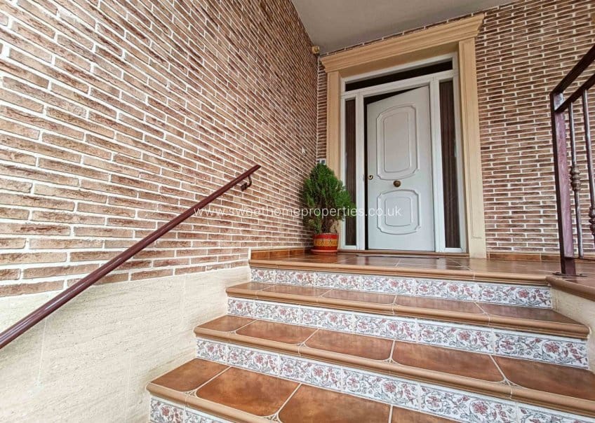 4 Zimmer Villa zu verkaufen in Hondon de los Frailes mit Garage - 398.000 € (Ref: 9571680)