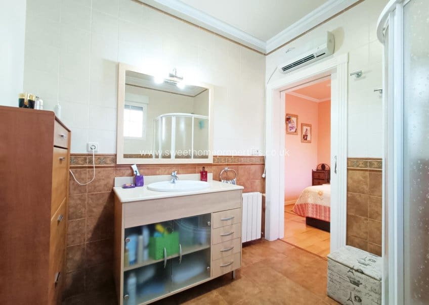 4 Zimmer Villa zu verkaufen in Hondon de los Frailes mit Garage - 398.000 € (Ref: 9571680)