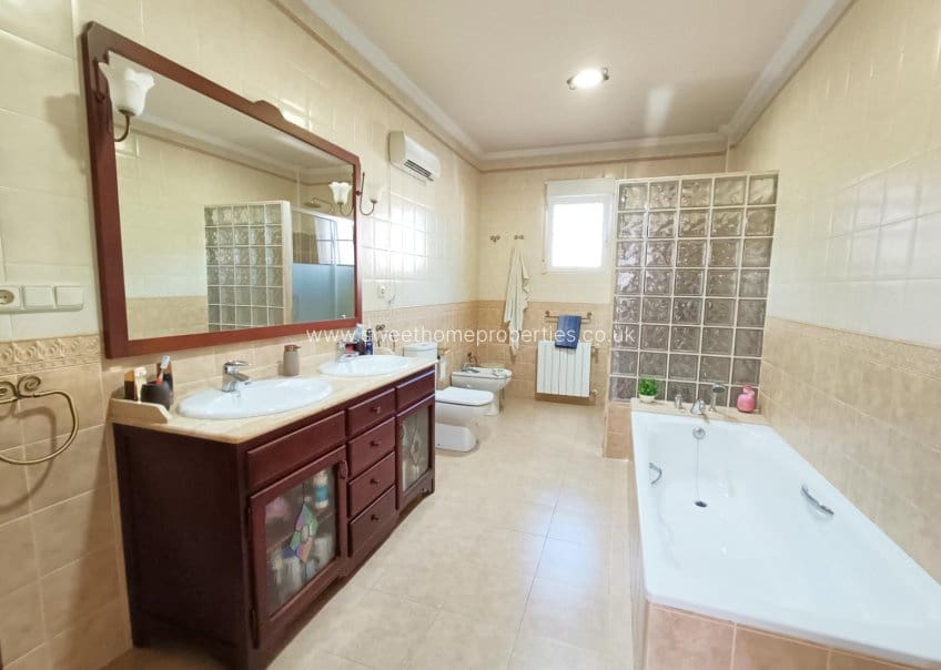 4 Zimmer Villa zu verkaufen in Hondon de los Frailes mit Garage - 398.000 € (Ref: 9571680)