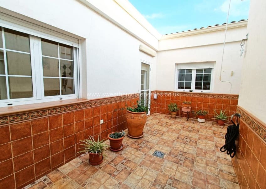 4 Zimmer Villa zu verkaufen in Hondon de los Frailes mit Garage - 398.000 € (Ref: 9571680)