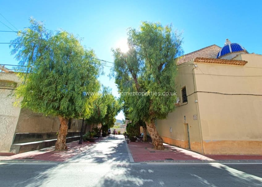 4 Zimmer Villa zu verkaufen in Hondon de los Frailes mit Garage - 398.000 € (Ref: 9571680)