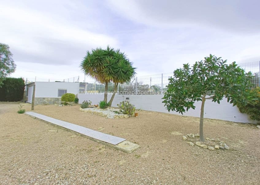 3 soveværelse Finca/Landehus til salg i Albatera med swimmingpool garage - € 259.950 (Ref: 9571681)