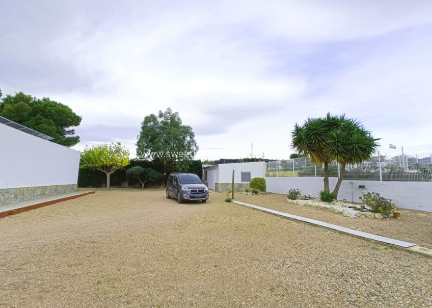 3 soveværelse Finca/Landehus til salg i Albatera med swimmingpool garage - € 259.950 (Ref: 9571681)