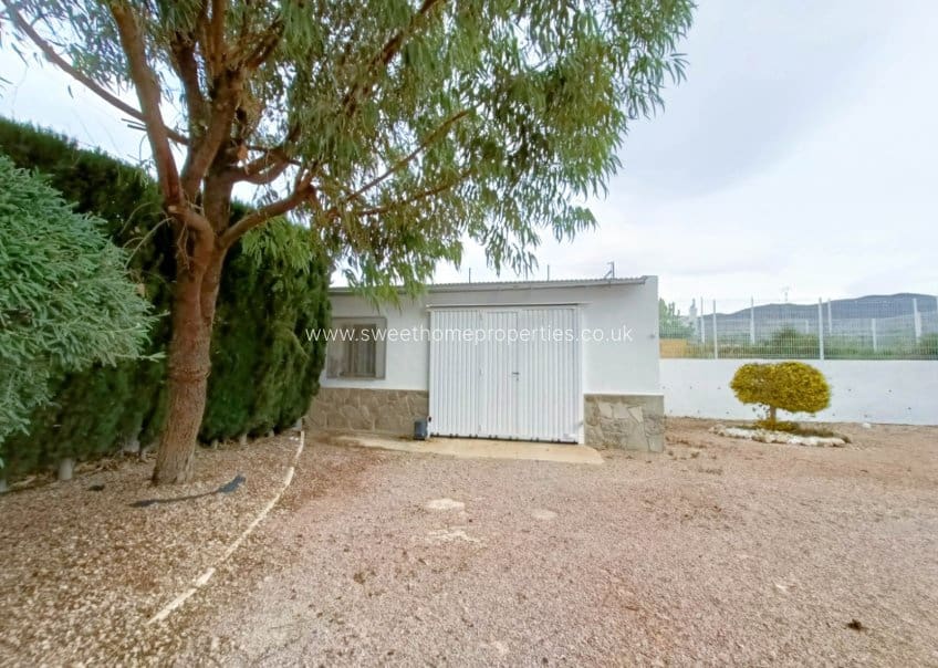 3 soveværelse Finca/Landehus til salg i Albatera med swimmingpool garage - € 259.950 (Ref: 9571681)